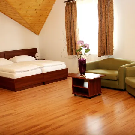 Rozalka 3* Пезинок